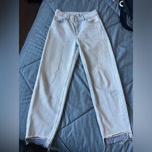 Zara Frayed Bottom Light Wash Jean, Size 4